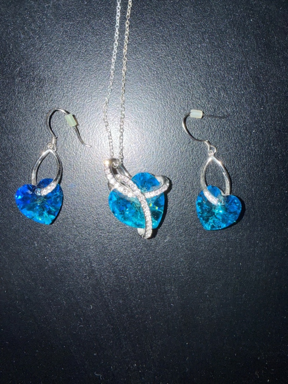 Blue Heart Crystal Pendant Necklace and matching earrings, NWOT, 18”